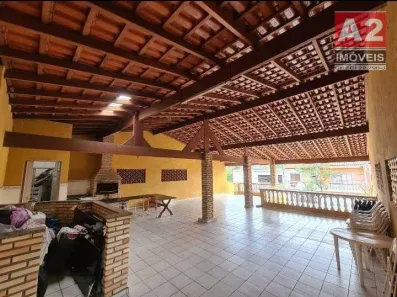 Sobrado com 3 Quartos à venda, 180m² no Três Montanhas, Osasco