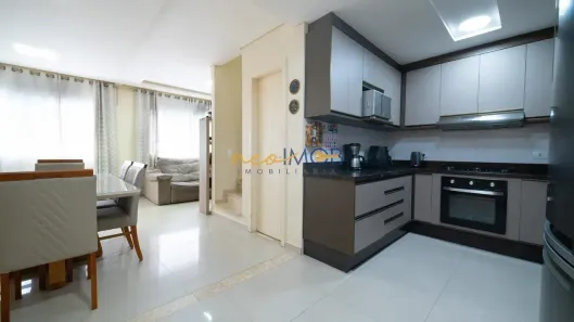 Sobrado com 3 Quartos à venda, 136m² no Fazendinha, Curitiba