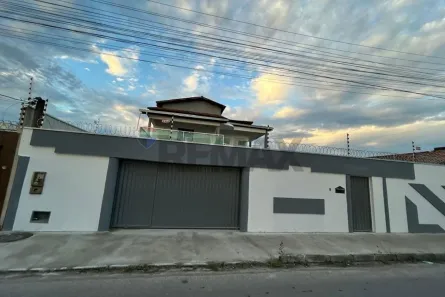 Apartamento com 5 Quartos para alugar, 200m² no Centro, Teixeira de Freitas
