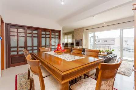 Casa com 3 Quartos à venda, 336m² no Rebouças, Curitiba