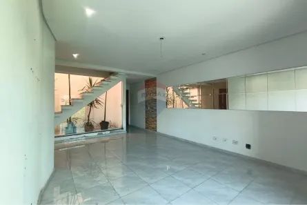 Sobrado com 3 Quartos para alugar, 219m² no Jardim Pedroso, Mauá