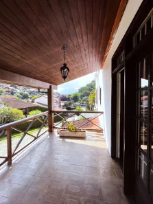 Casa com 5 Quartos à venda, 230m² no Nogueira, Petrópolis