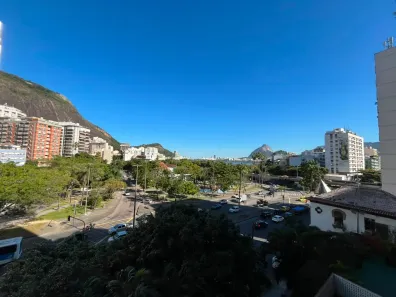 Apartamento com 2 Quartos para alugar, 65m² no Humaitá, Rio de Janeiro