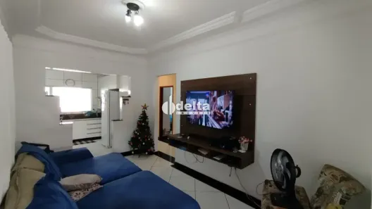 Casa com 3 Quartos à venda, 150m² no Laranjeiras, Uberlândia