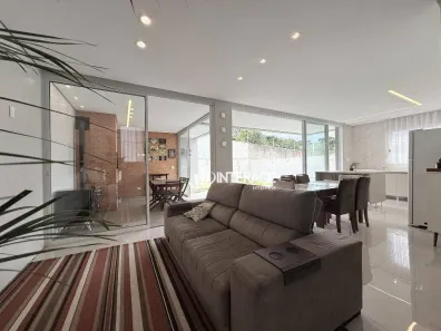 Casa de Condomínio com 3 Quartos à venda, 210m² no Tanguá, Almirante Tamandaré