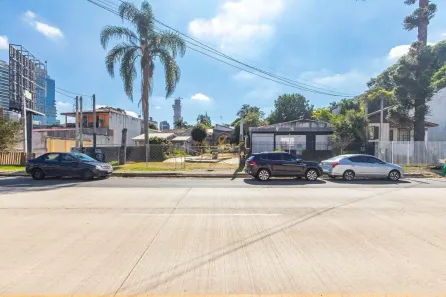 Imóvel Comercial para alugar, 200m² no Campina do Siqueira, Curitiba