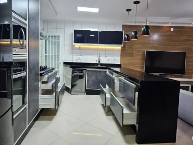 Sobrado com 3 Quartos à venda, 245m² no Vila Tolstoi, São Paulo