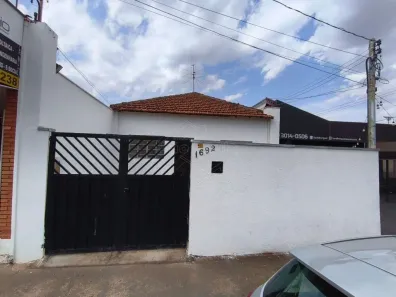 Casa com 2 Quartos para alugar, 81m² no Centro, Araraquara