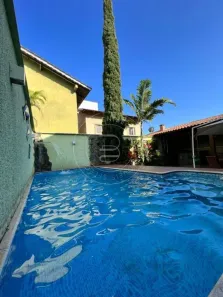 Sobrado com 5 Quartos à venda, 330m² no Jardim América, Goiânia
