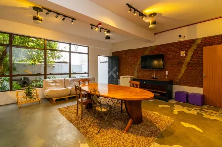 Prédio Comercial para alugar, 360m² no Floresta, Porto Alegre