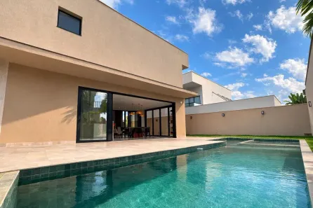 Casa de Condomínio com 5 Quartos à venda, 301m² no Residencial Goiânia Golfe Clube, Goiânia