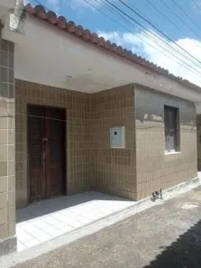 Casa com 2 Quartos para alugar, 78m² no Padre Andrade, Fortaleza