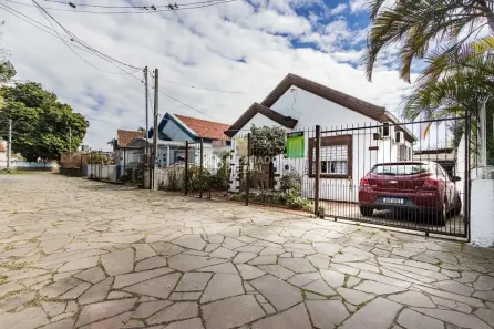 Casa com 3 Quartos à venda, 120m² no Passo da Areia, Porto Alegre