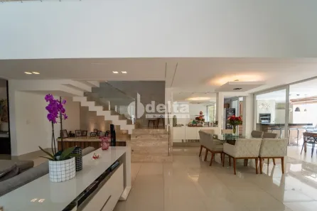 Casa de Condomínio com 3 Quartos à venda, 342m² no Jardim Sul, Uberlândia