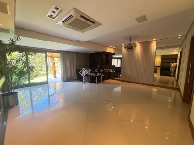 Casa de Condomínio com 3 Quartos para alugar, 319m² no Três Figueiras, Porto Alegre