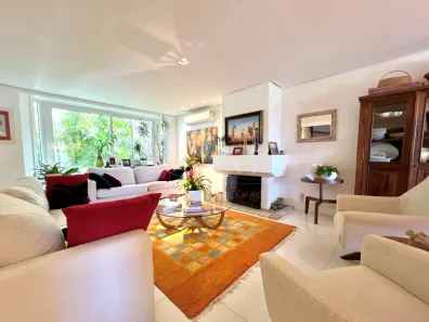 Casa de Condomínio com 3 Quartos para alugar, 355m² no Três Figueiras, Porto Alegre