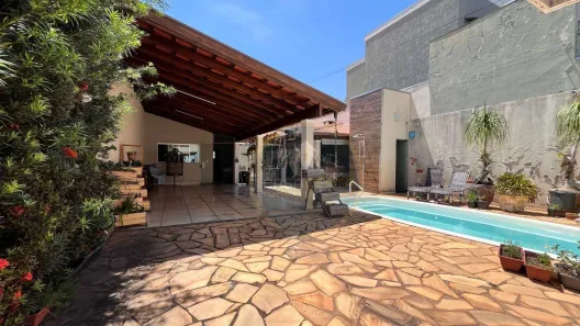 Casa com 3 Quartos à venda, 135m² no Jardim Nenê Gomes, Uberaba