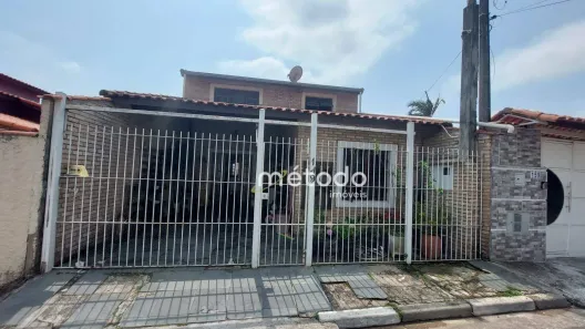 Casa com 4 Quartos à venda, 194m² no Centro, Guararema