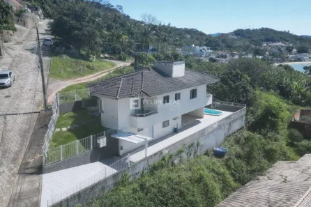 Casa com 3 Quartos à venda, 206m² no Ponta de Baixo, São José