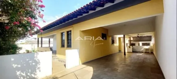Casa com 3 Quartos à venda, 303m² no Vila Larsen 1, Londrina