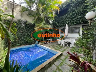 Casa com 5 Quartos à venda, 240m² no Grajaú, Rio de Janeiro