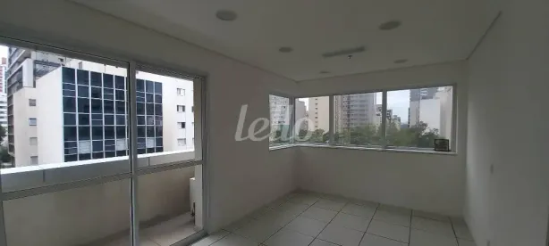 Sala Comercial à venda, 32m² no Pinheiros, São Paulo
