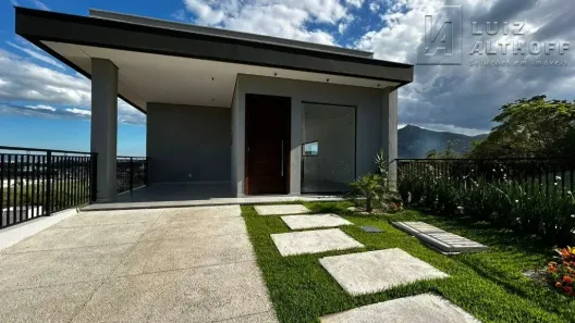 Sobrado com 3 Quartos à venda, 219m² no Sertão do Maruim, São José