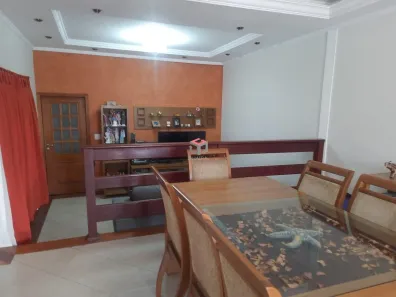 Sobrado com 5 Quartos à venda, 360m² no Jardim Cristiane, Santo André