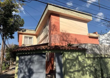 Casa com 4 Quartos para alugar, 210m² no Santa Tereza, Belo Horizonte