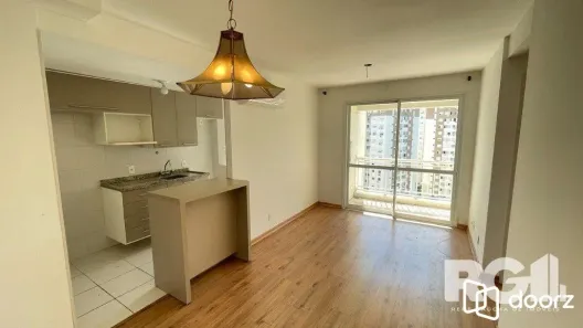Apartamento com 2 Quartos à venda, 62m² no Vila Ipiranga, Porto Alegre