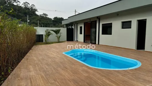 Casa de Condomínio com 3 Quartos à venda, 185m² no Freguesia da Escada, Guararema