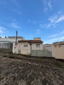 Casa com 3 Quartos para alugar, 100m² no Jardim Amália, Volta Redonda