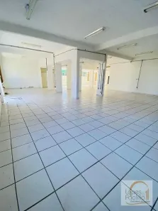 Ponto Comercial para alugar, 557m² no Centro, Atibaia