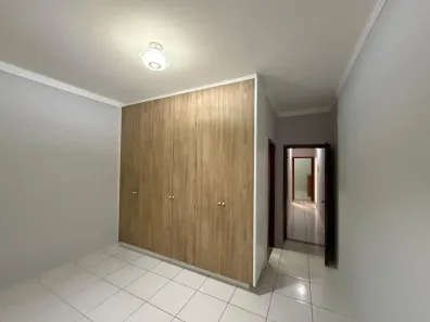 Casa com 3 Quartos para alugar, 185m² no Residencial Porto Seguro, Goiânia