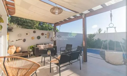 Casa com 3 Quartos à venda, 230m² no Cavalhada, Porto Alegre