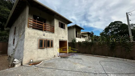 Sobrado com 3 Quartos à venda, 140m² no Boiçucanga, São Sebastião