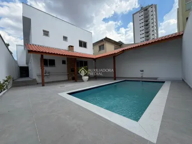 Imóvel Comercial com 9 Quartos para alugar, 300m² no Bangú, Santo André