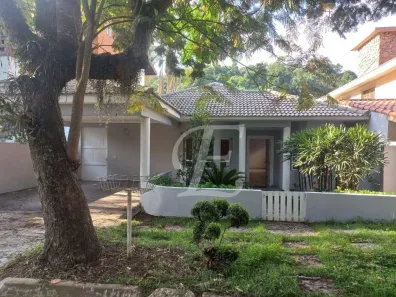 Casa com 4 Quartos para alugar, 260m² no São Paulo II, Cotia