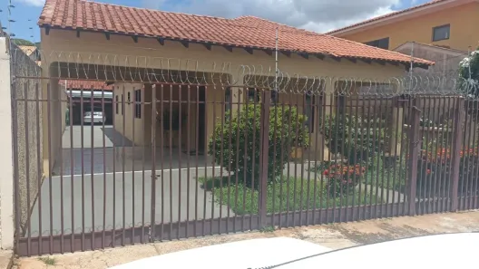 Casa com 3 Quartos à venda, 196m² no Caiçara, Campo Grande