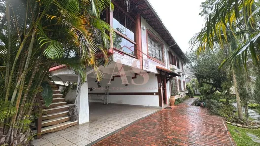 Casa com 7 Quartos para alugar, 400m² no Carlos Guinle, Teresópolis