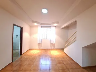 Casa com 3 Quartos para alugar, 235m² no Vila Belo Horizonte, Divinópolis