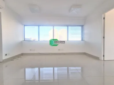 Sala Comercial à venda, 40m² no Vila Gilda, Santo André