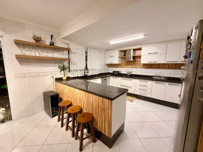 Sobrado com 3 Quartos à venda, 122m² no Cajuru, Curitiba