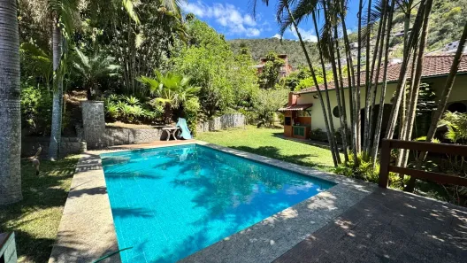 Casa com 3 Quartos à venda, 240m² no Corrêas, Petrópolis
