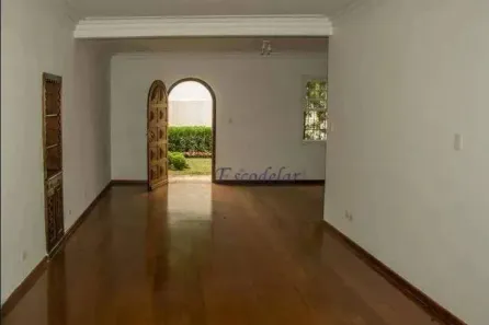 Casa com 3 Quartos para alugar, 219m² no Jardim Europa, São Paulo