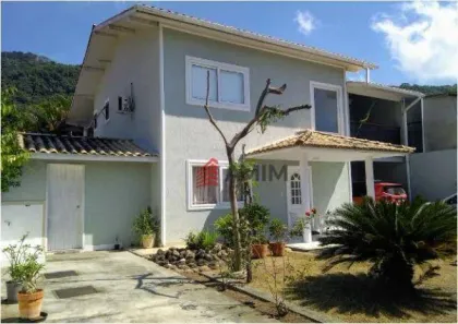 Casa com 3 Quartos à venda, 300m² no Jardim Imbuí, Niterói