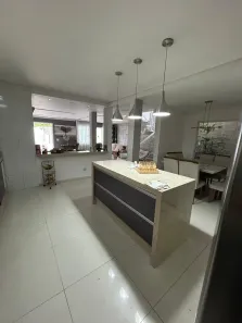 Sobrado com 4 Quartos à venda, 241m² no Barro Branco, Ribeirão Pires