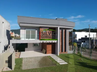 Casa com 3 Quartos à venda, 212m² no São João do Rio Vermelho, Florianópolis