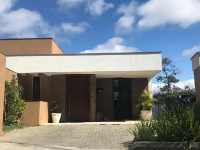 Casa de Condomínio com 3 Quartos à venda, 150m² no Nogueira, Petrópolis