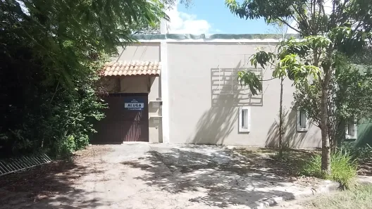 Casa de Condomínio com 2 Quartos para alugar, 250m² no Vila Diva, Carapicuíba